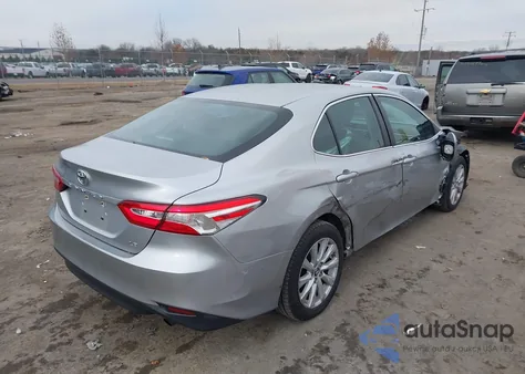 2018 Toyota Camry Le из США, поврежденный, VIN 4T1B11HK1JU610321